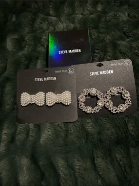 Steve Madden Silver Crystal Bow and Circle Shoe Clips
